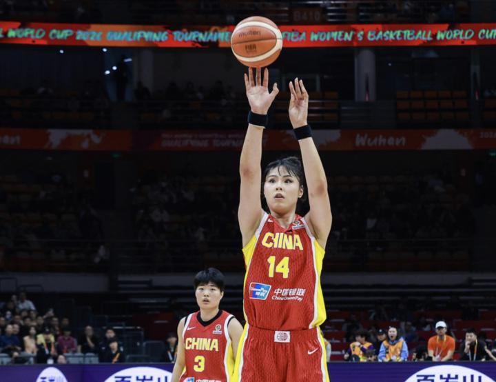 李月汝分享海外心路:走出去看世界,方知自身无限可能。 体育新闻