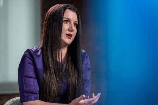  OpenAI面临算力与市场双重考验；全员大会后战略聚焦调整，力求在生产力赛道重获优势。 IT技术