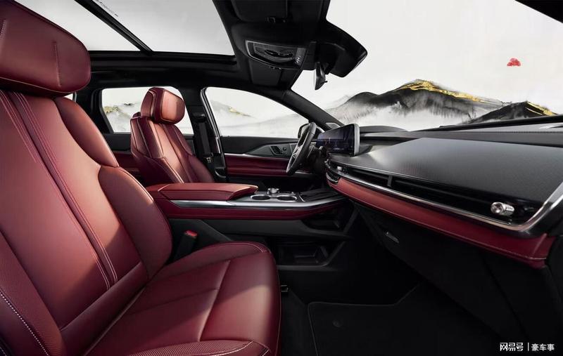 都市精英的春日座驾:凯迪拉克XT5如何平衡审美与实用 汽车科技