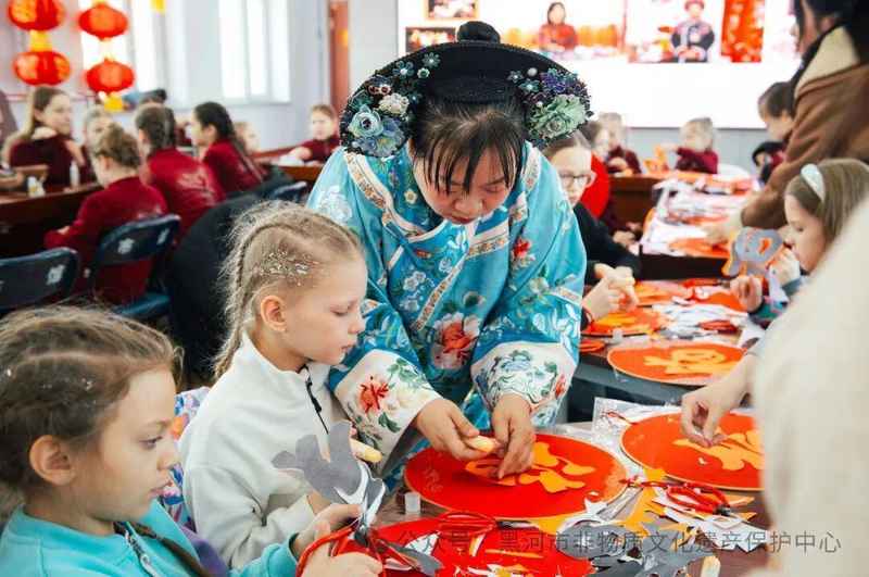 文化隔阂的消融:从一场非遗体验课看跨国情感连接 情感心理