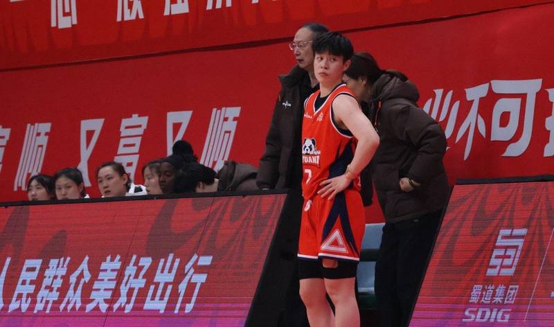  数据解码李缘季后赛复苏：三项命中率暴涨背后的战术定位转变 体育新闻