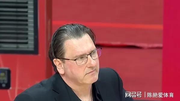  末节险些翻盘的那场球，让我们看到了体育最动人的模样 体育新闻